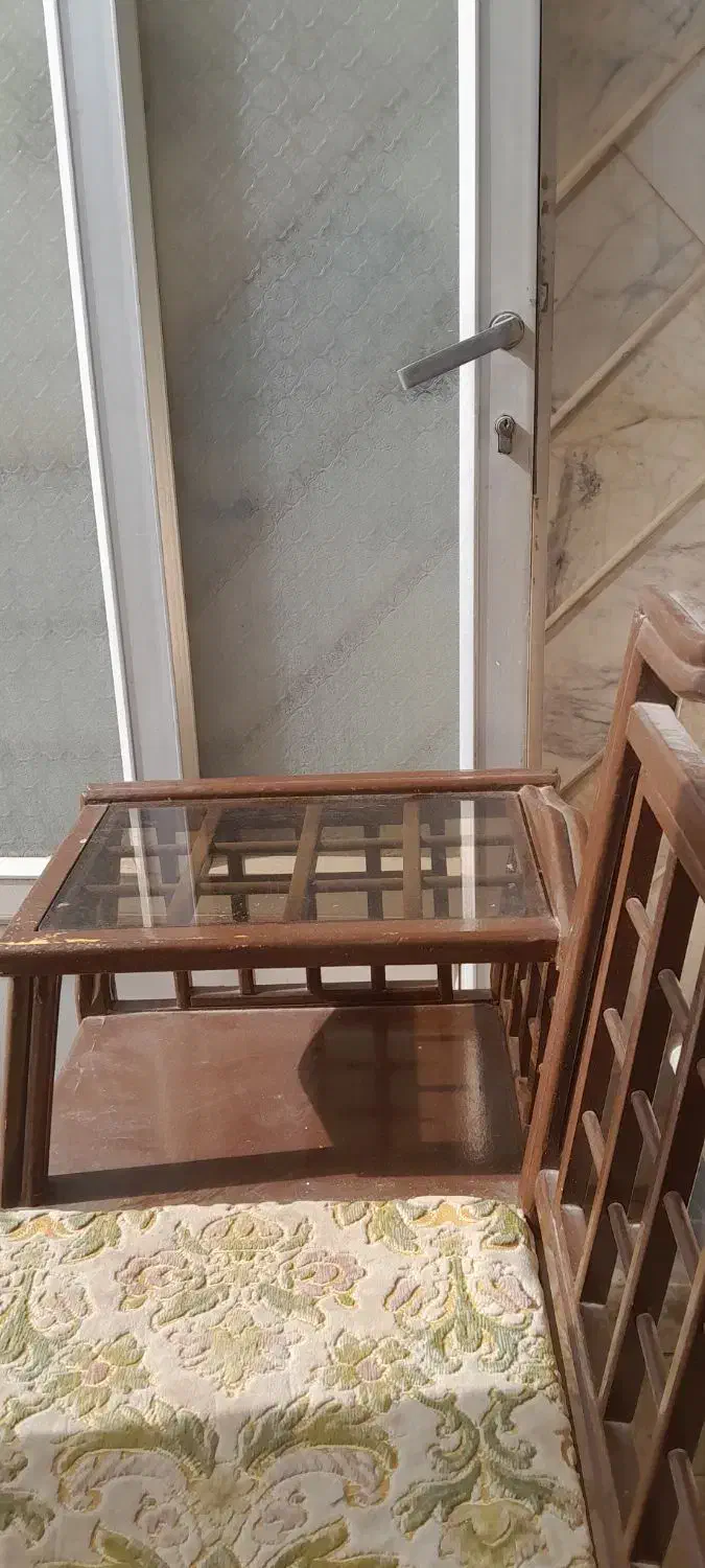 صندلی تلفن رنگ قهوه‌ای|مبلمان خانگی و میز عسلی|کاشان, کوشک صفی|دیوار