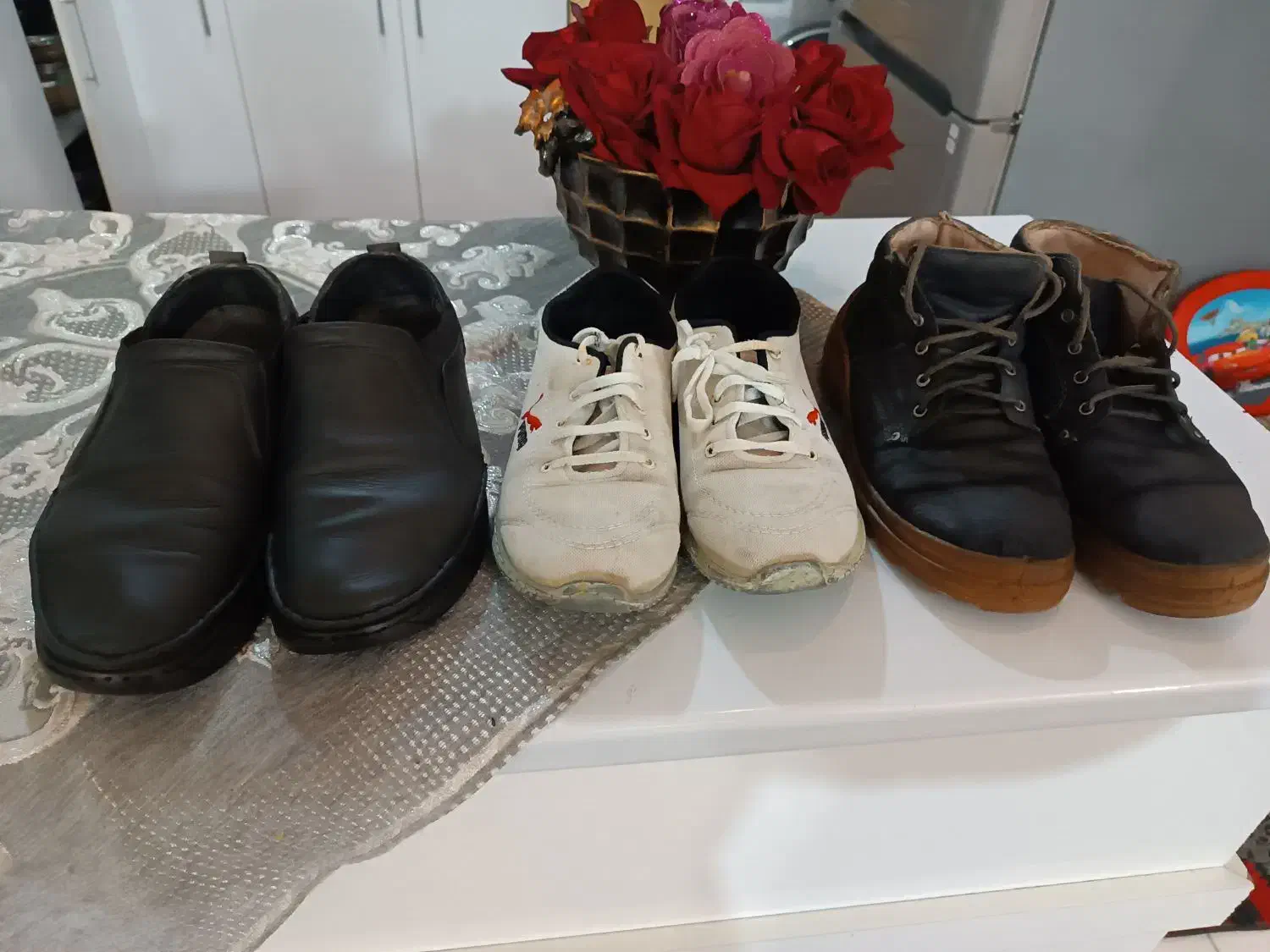 سه جفت کفش اسپرت ونیم پوت ومجلسی چرمی سایز ۴۲ و۴۳|کیف، کفش، کمربند|مشهد, نظام دوست|دیوار