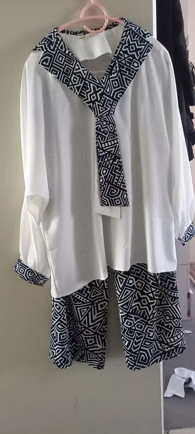 شومیز و شلوار|لباس|رباط‌کریم, مسکن مهر آبشناسان|دیوار