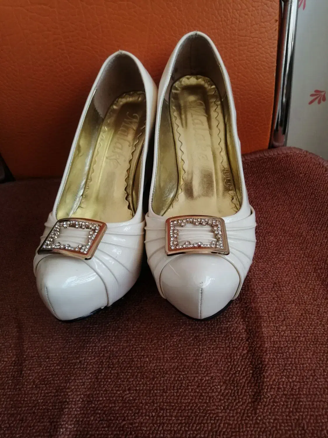 کفش زنانه ومردانه دست دوم موجود است|کیف، کفش، کمربند|مهاباد (آذربایجان غربی), |دیوار