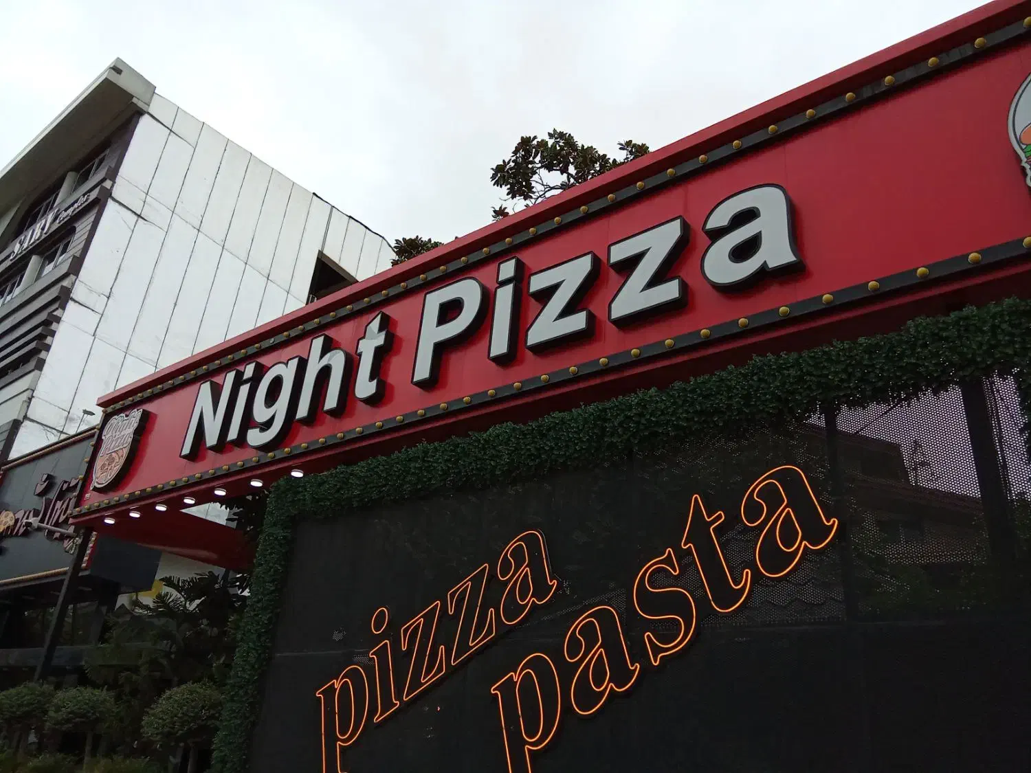 سالن کار|استخدام خدمات فروشگاه و رستوران|رامسر, |دیوار