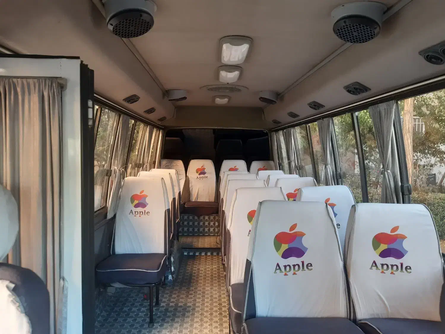 مینی بوس دربستی هیوندا و سرویس ۱۹ نفره|خدمات حمل و نقل|اراک, |دیوار