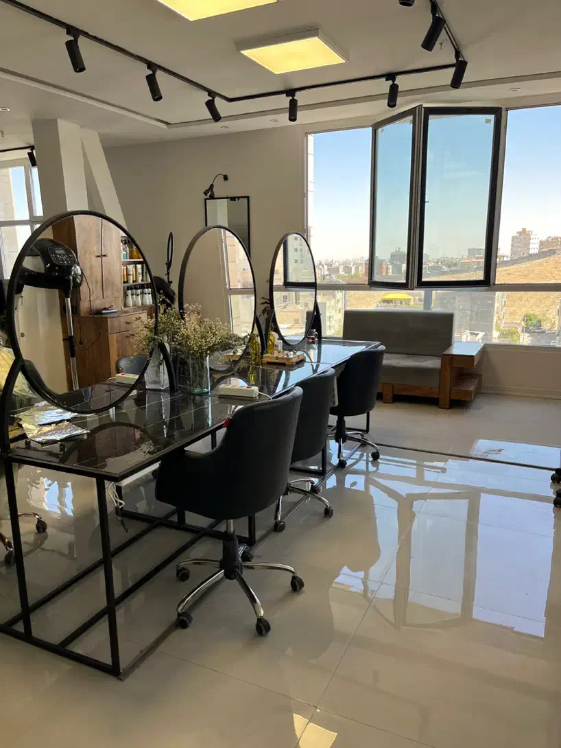 اجاره لاین در سالن زیبایی واقع در هاشمیه|اجارهٔ مغازه و غرفه|مشهد, نیروی هوایی|دیوار