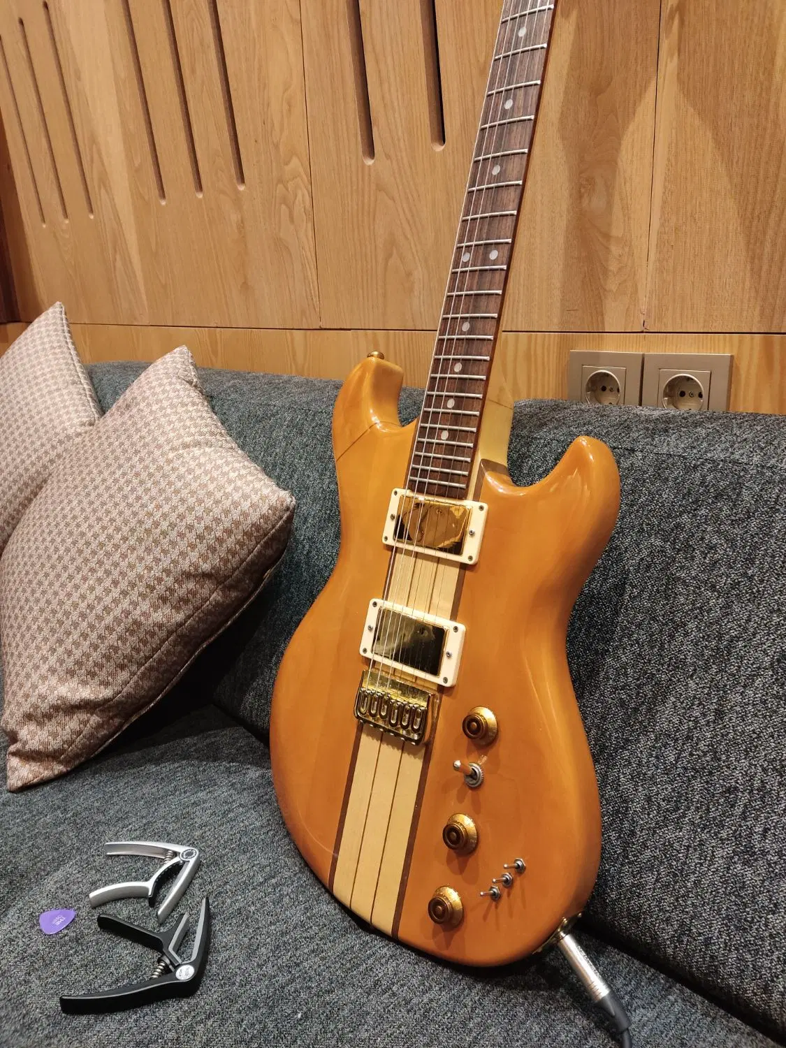 گیتار الکتریک1976 japan aria pro ii ts 400|گیتار، بیس، امپلیفایر|تهران, نیلوفر|دیوار