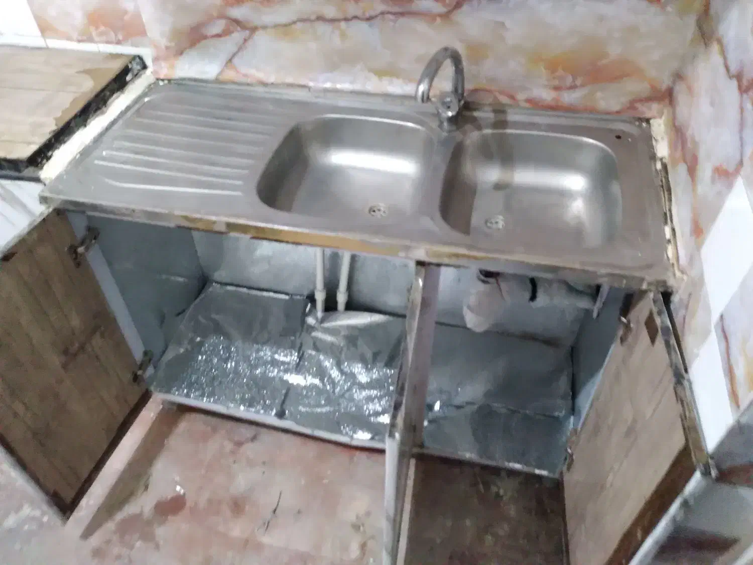 فروش کابینت وسینک دوقلو بعلت جابجایی|عمدهفروشی|بندرعباس, |دیوار