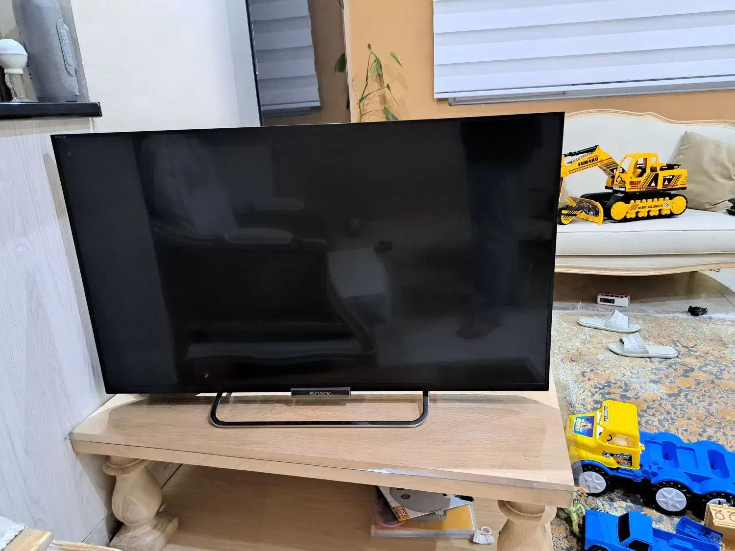 تلویزیون  ال ای دی 42 اینچ مالی صفحه ضربه خورده|تلویزیون و پروژکتور|خرم‌آباد, |دیوار