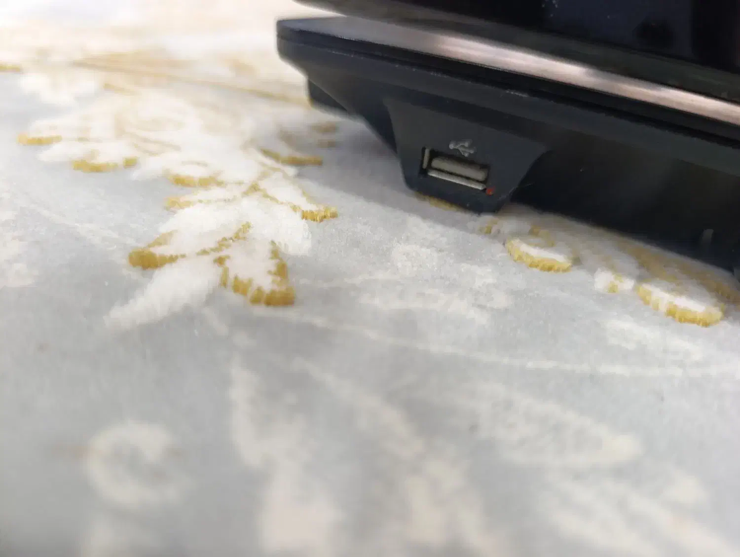 تلویزیون لب تاب|تلویزیون و پروژکتور|اسلام‌‌آباد غرب, |دیوار