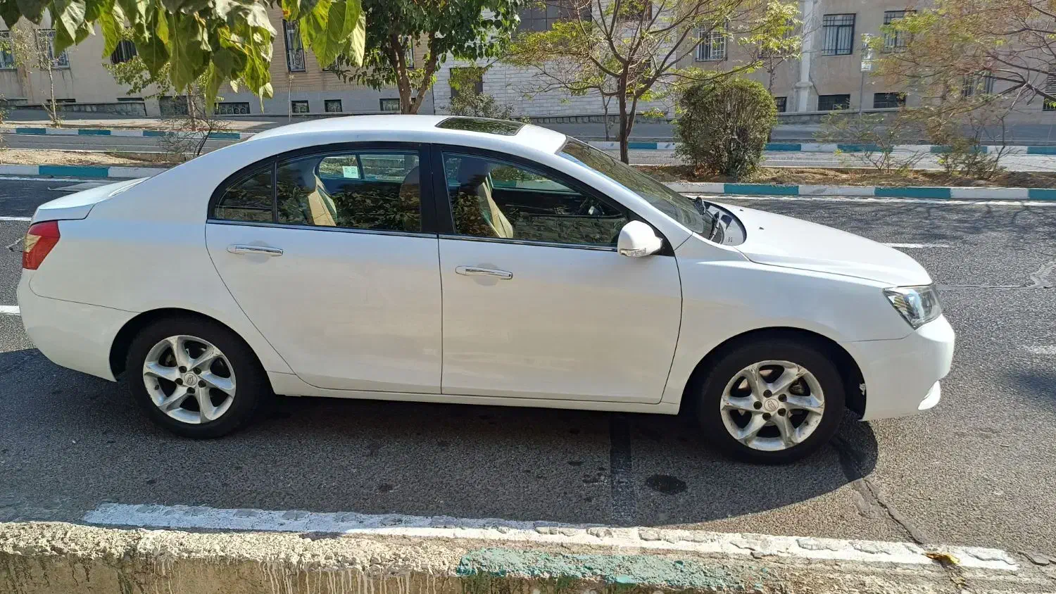 جیلی امگرند۷ مدل۲۰۱۳|خودرو سواری و وانت|تهران, جنت‌آباد شمالی|دیوار