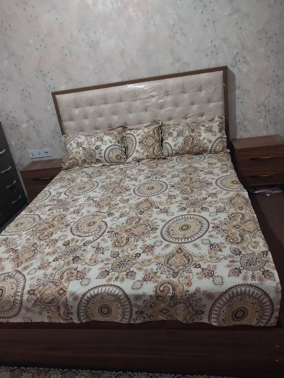 تخت دونفره نونونو|تخت و سرویس خواب|ملایر, |دیوار