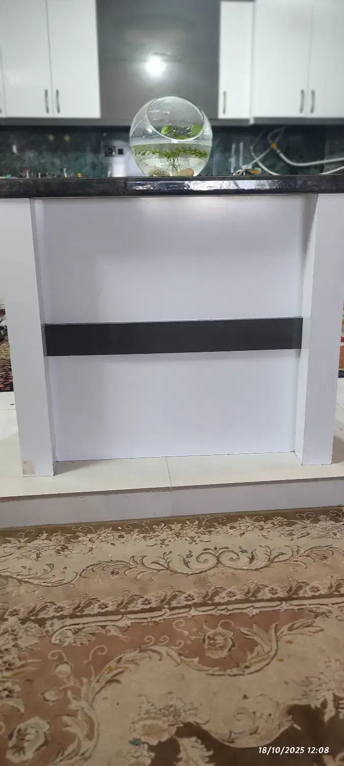 جزیره آشپزخانه  جا دار  7تومن ابعاد تقریبی۱۱۰ در۸۵|میز و صندلی غذاخوری|مشهد, تربیت (صدف)|دیوار