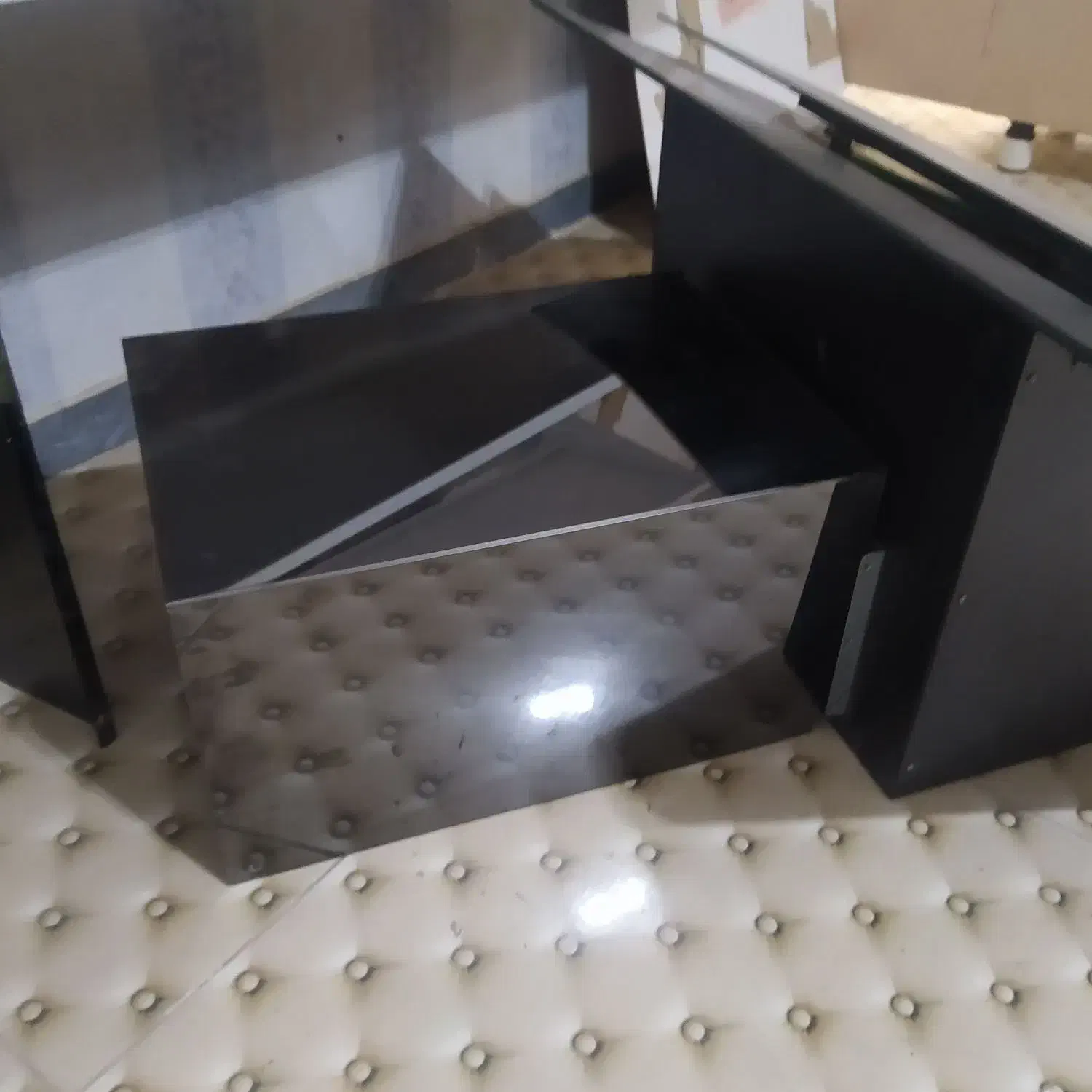 هود در حد نو|هود|همدان, |دیوار