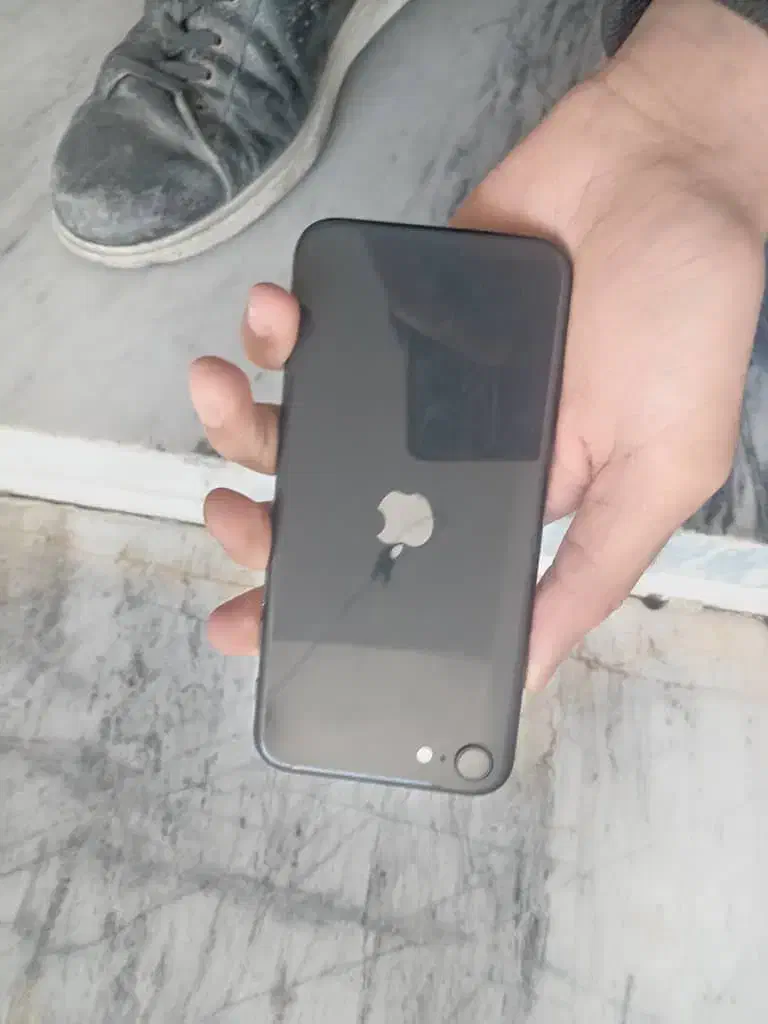 ایفون se 2020|موبایل|خمینیشهر, |دیوار