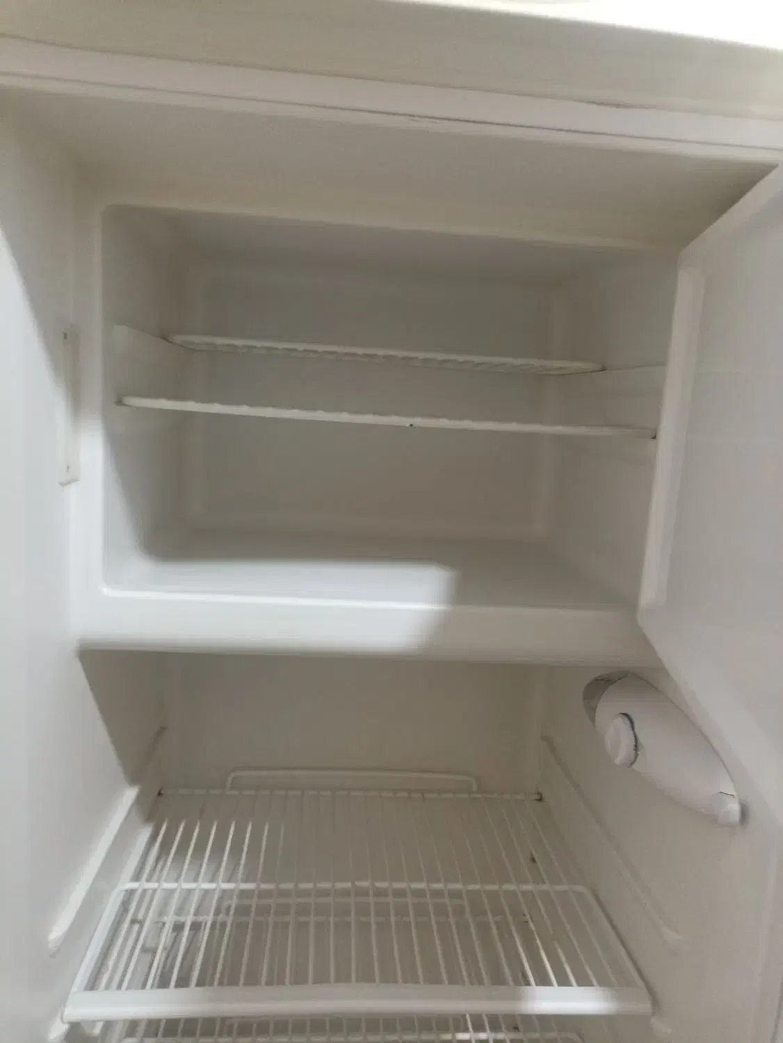 توجه توجه به علت کم بودن جا یخچال کاملآ سالم پارس|یخچال و فریزر|شیراز, شیخ علی چوپان|دیوار