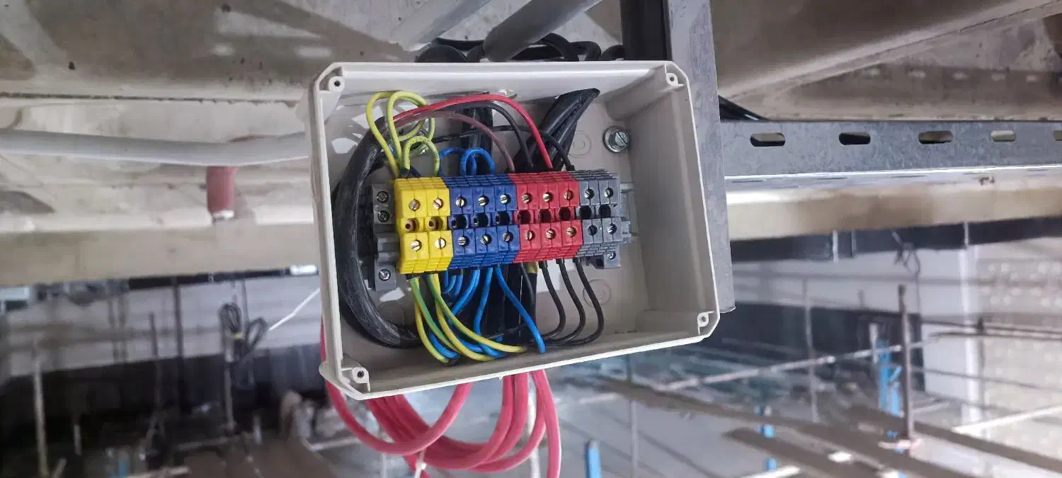 اجرای برق کاری ساختمان و تاسیسات الکتریکی|خدمات پیشه و مهارت|مشهد, ابوذر|دیوار