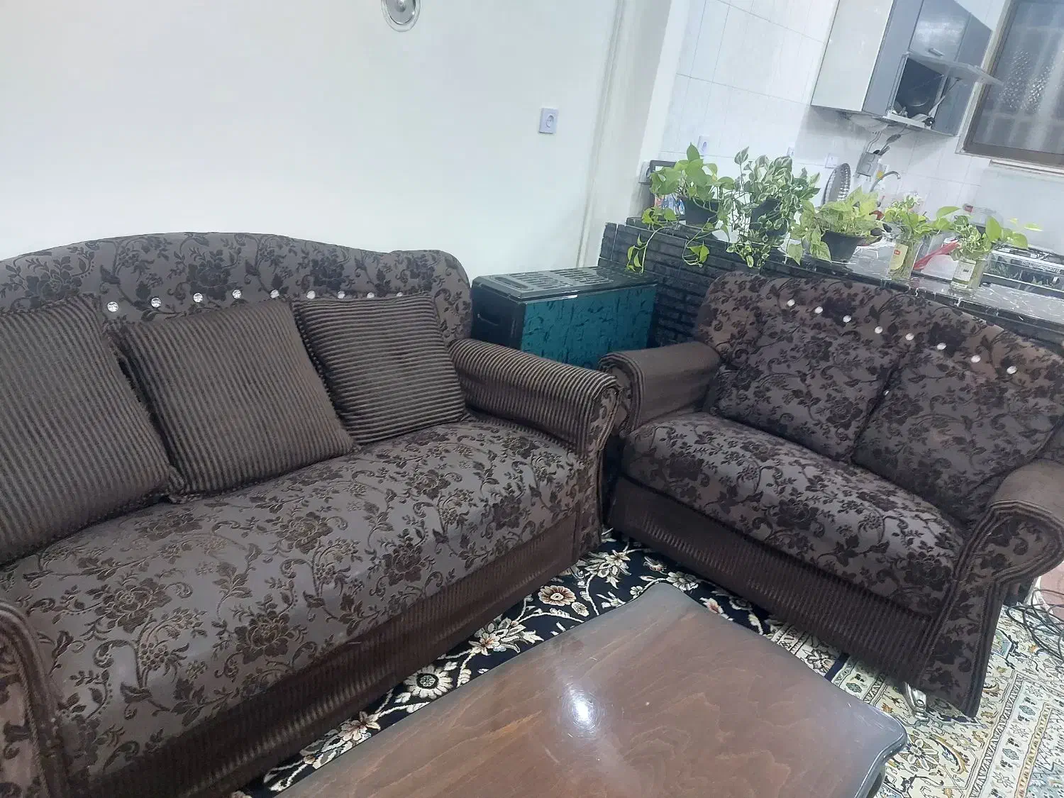 فروش فوری مبل راحتی ۷ نفره|مبلمان خانگی و میز عسلی|قائمشهر, |دیوار