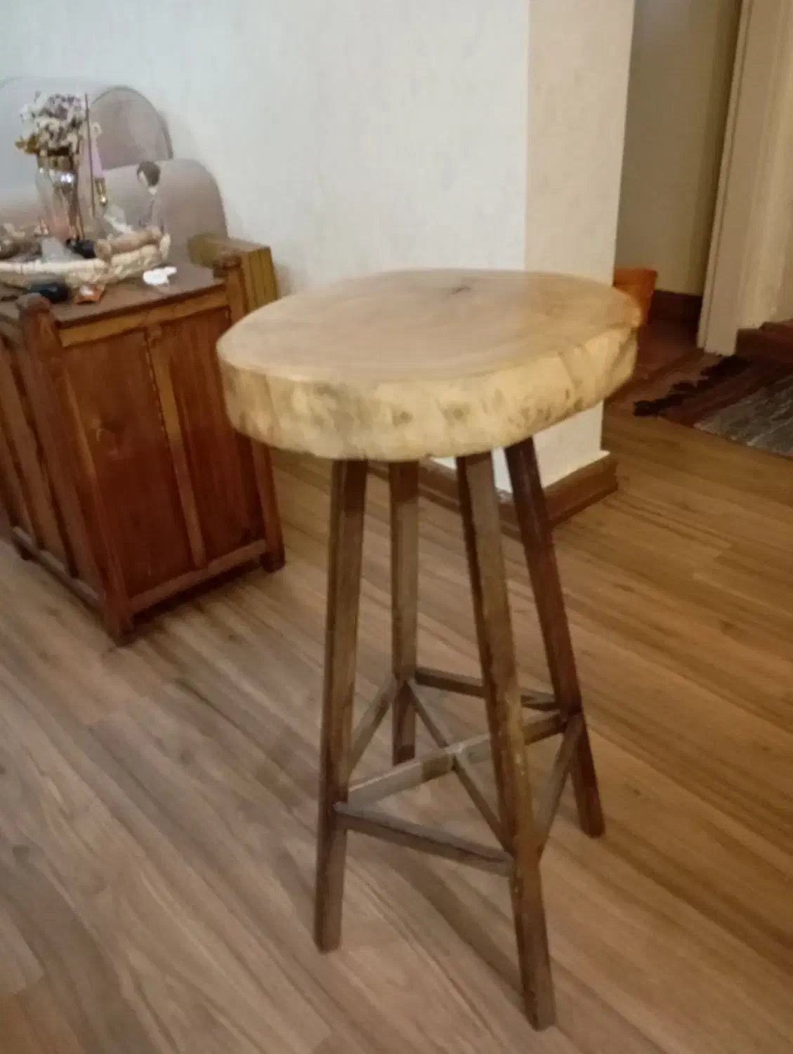 صندلی چوبی روستیک|صندلی و نیمکت|رشت, استقامت ۱|دیوار