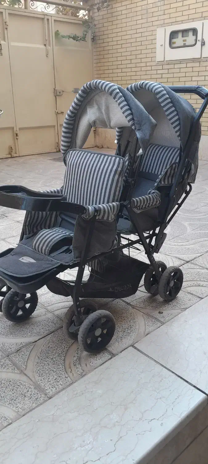 کالسکه دو قلو|کالسکه و لوازم جانبی|اصفهان, گرکان|دیوار