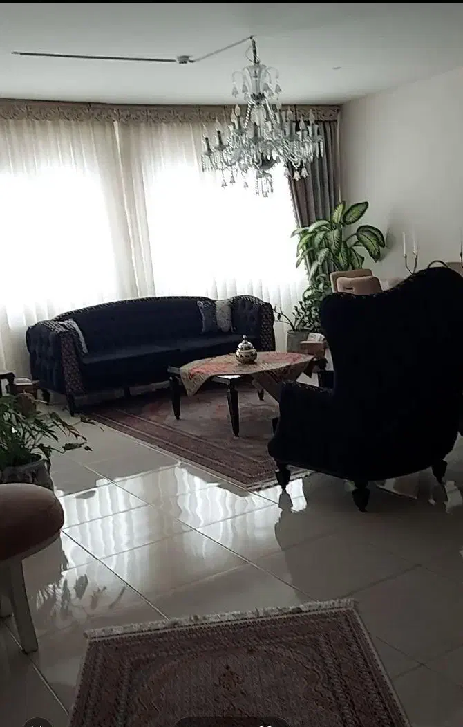 مبل نیمست ۵ نفره چستر|مبلمان خانگی و میز عسلی|اندیشه, پرنیان|دیوار