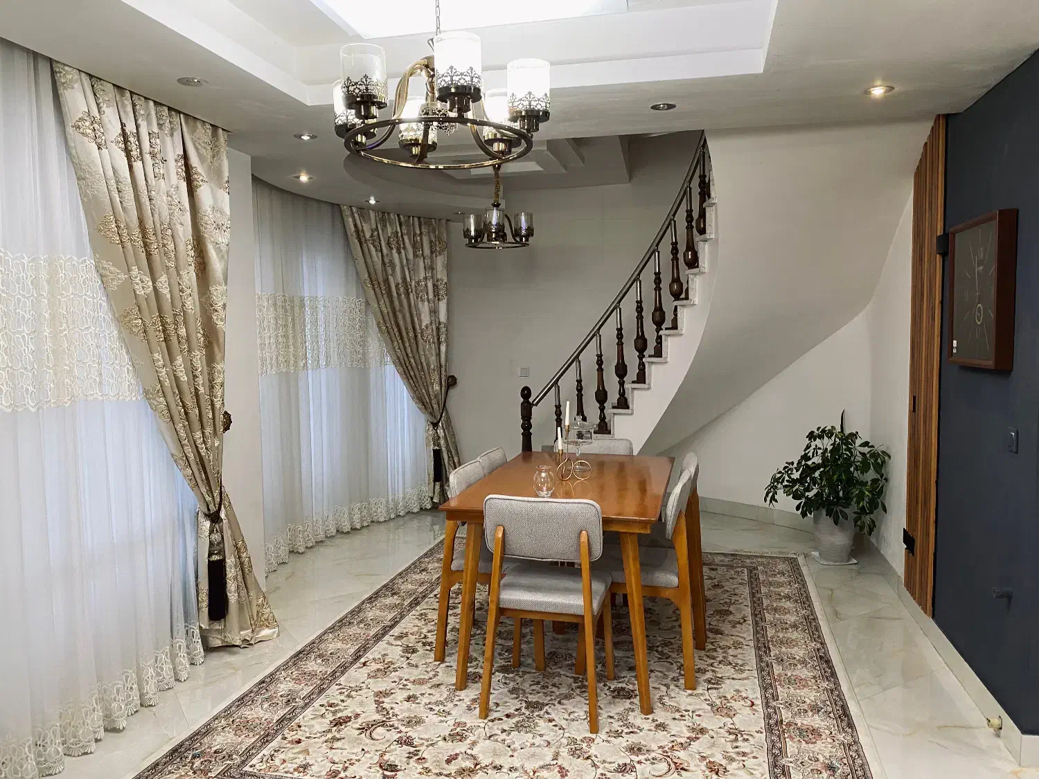 رهن کامل واحد ۱۳۰ متری|اجارهٔ آپارتمان|مرزن‌آباد, |دیوار