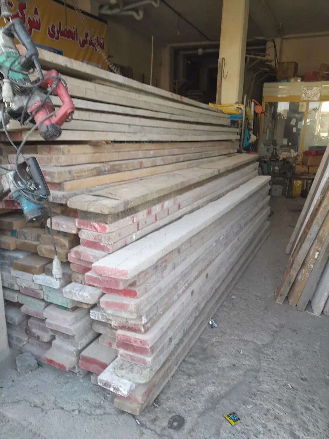 اجاره تخته والوار وبشکه فلزی|خدمات پیشه و مهارت|سنگر, |دیوار