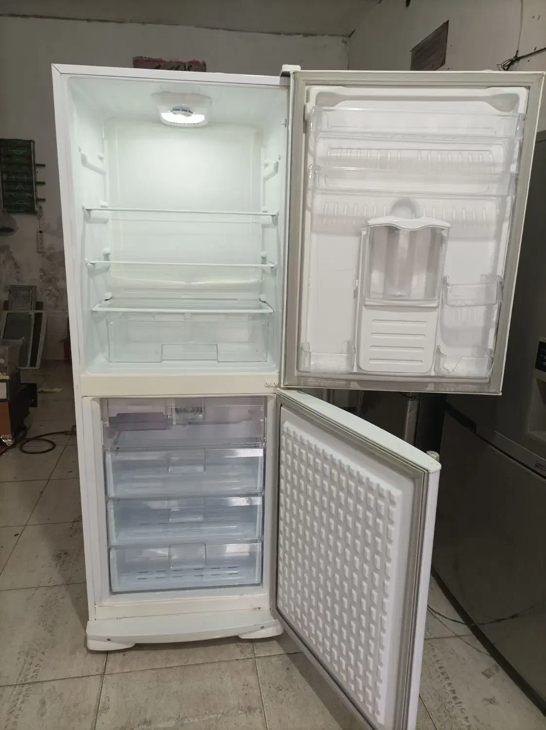 یخچال وفریزر جنرال ۲۸ فوت سالم وتمیز بدون ایراد|یخچال و فریزر|محمدشهر, محمدشهر|دیوار