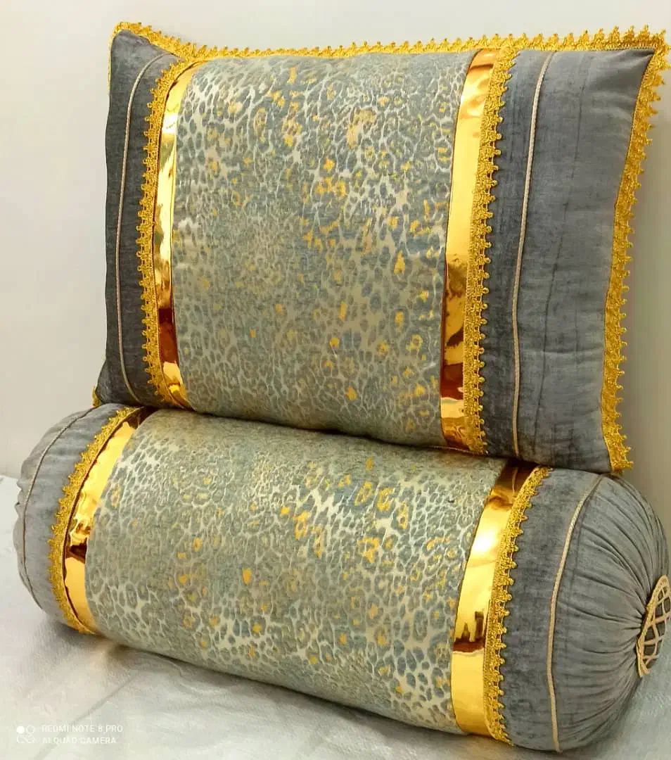 بالشت|رختخواب، بالش، پتو|دشتیاری, |دیوار