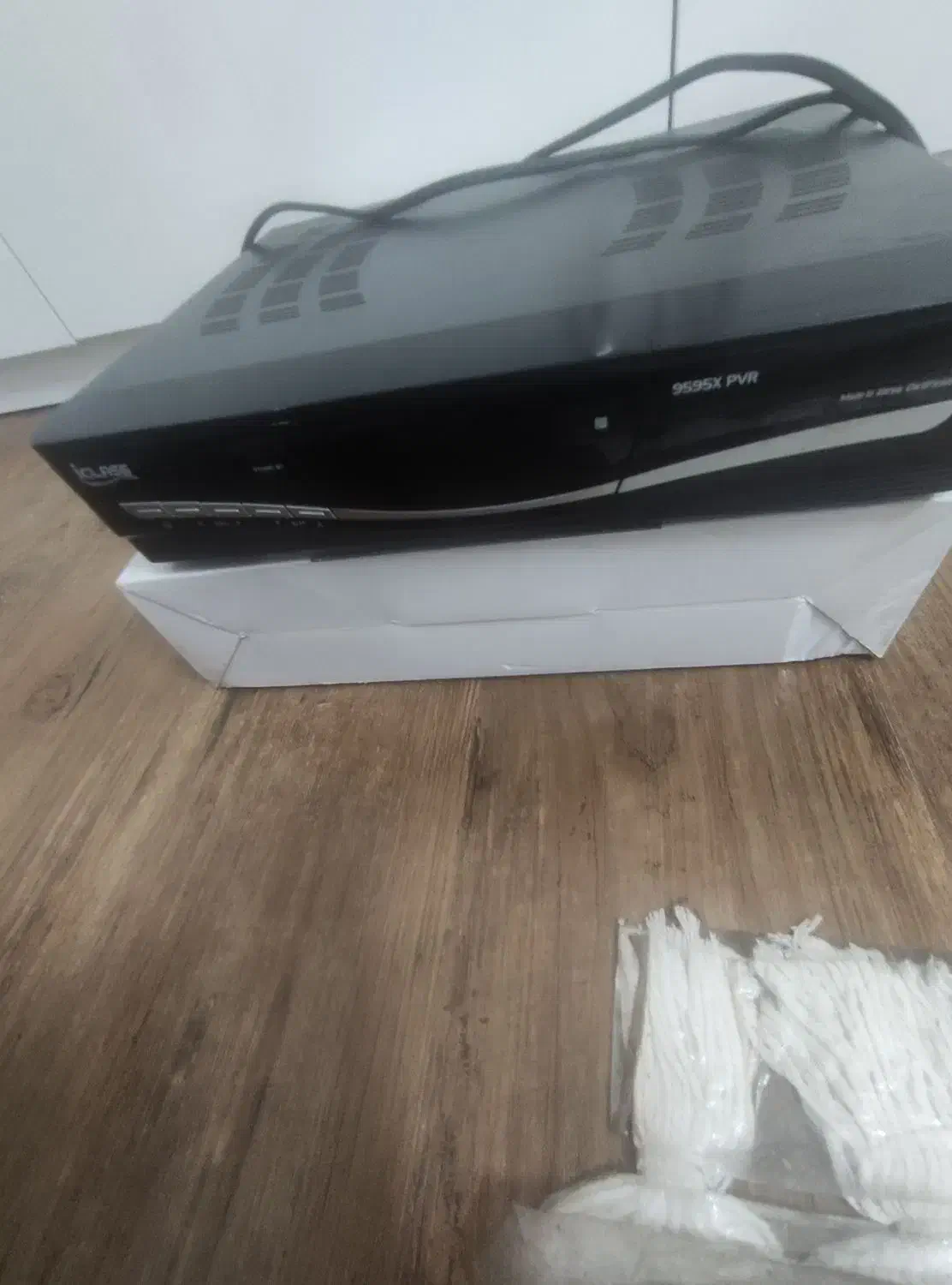 گیرنده دیجیتال|صوتی و تصویری|شیراز, فرهنگ شهر|دیوار