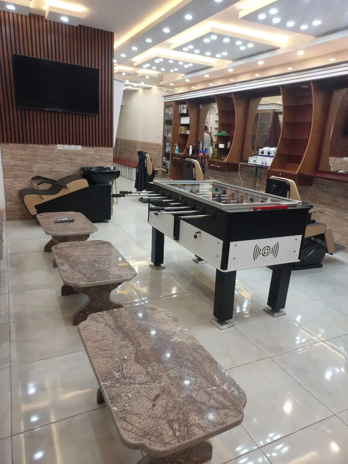 نیاز به تعدادی ارایشگر حرفه ای|استخدام درمانی، زیبایی، بهداشتی|امیدیه, |دیوار