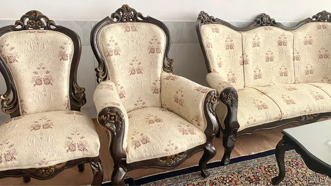 مبل سلطنتی ۹ نفره با میز و روکش|مبلمان خانگی و میز عسلی|تربت جام, شهید نصرالهی|دیوار