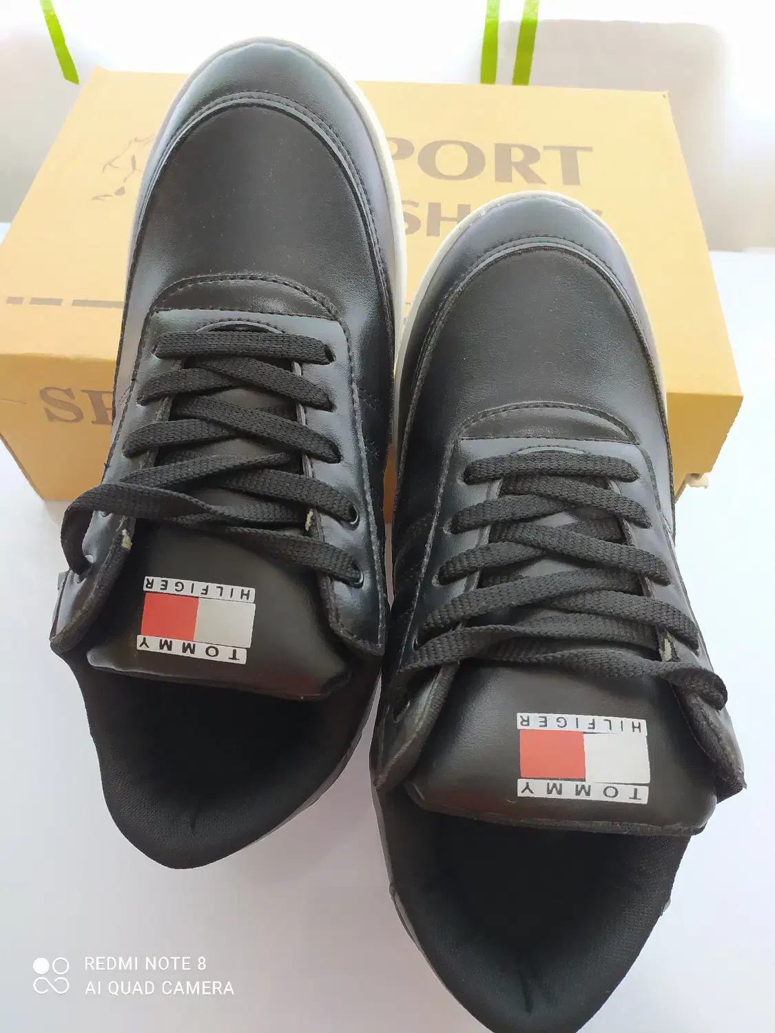 کفش کتونی|کیف، کفش، کمربند|گنبد کاووس, |دیوار