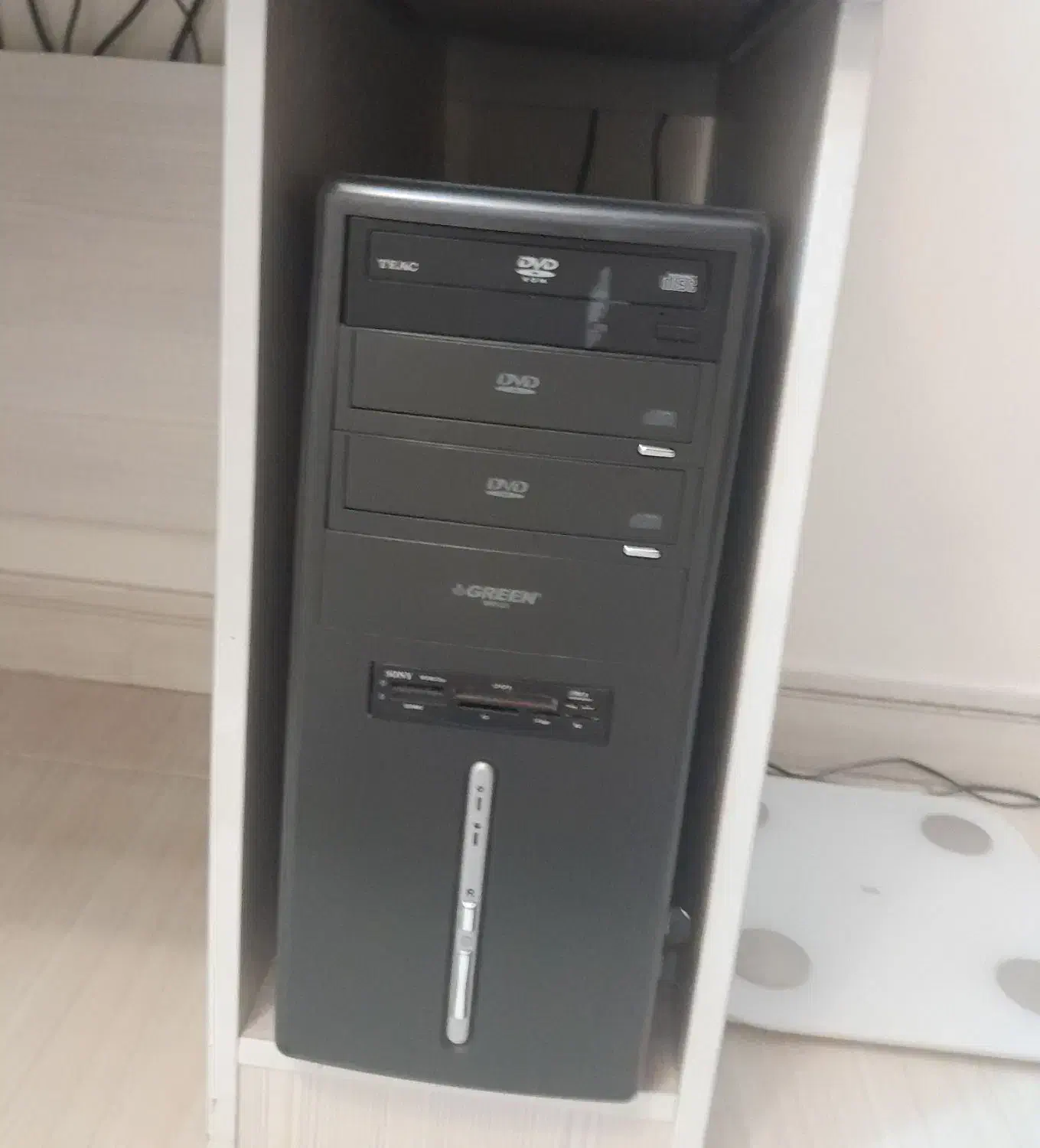 کامپیوتر به همراه کیس و کیبوردو.... سامسونگ|رایانه رومیزی|اندیشه, اندیشه فاز ۳|دیوار