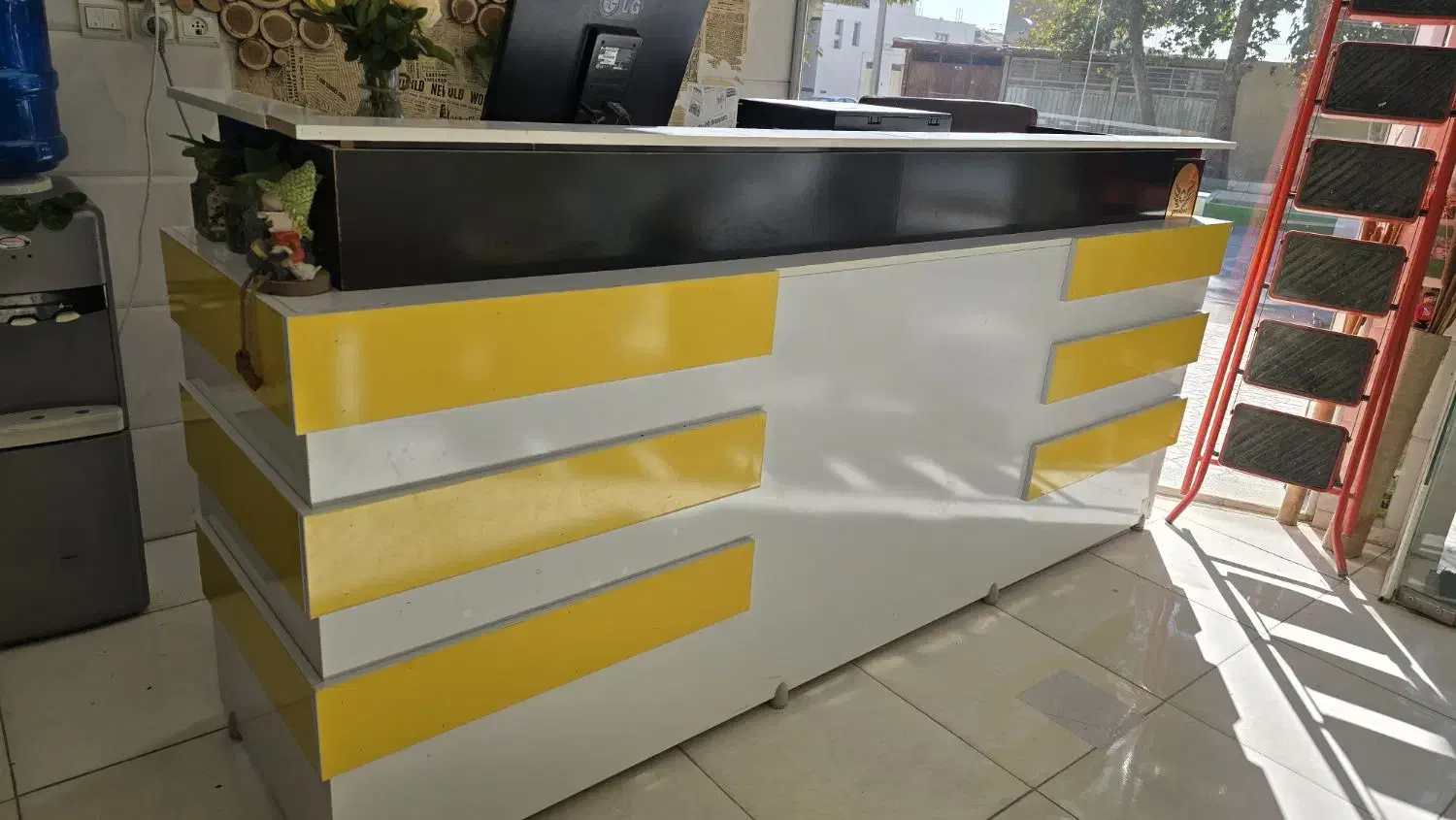 میز و نیمکت و دکور|صندلی و نیمکت|نجفآباد, قلعه سفید|دیوار