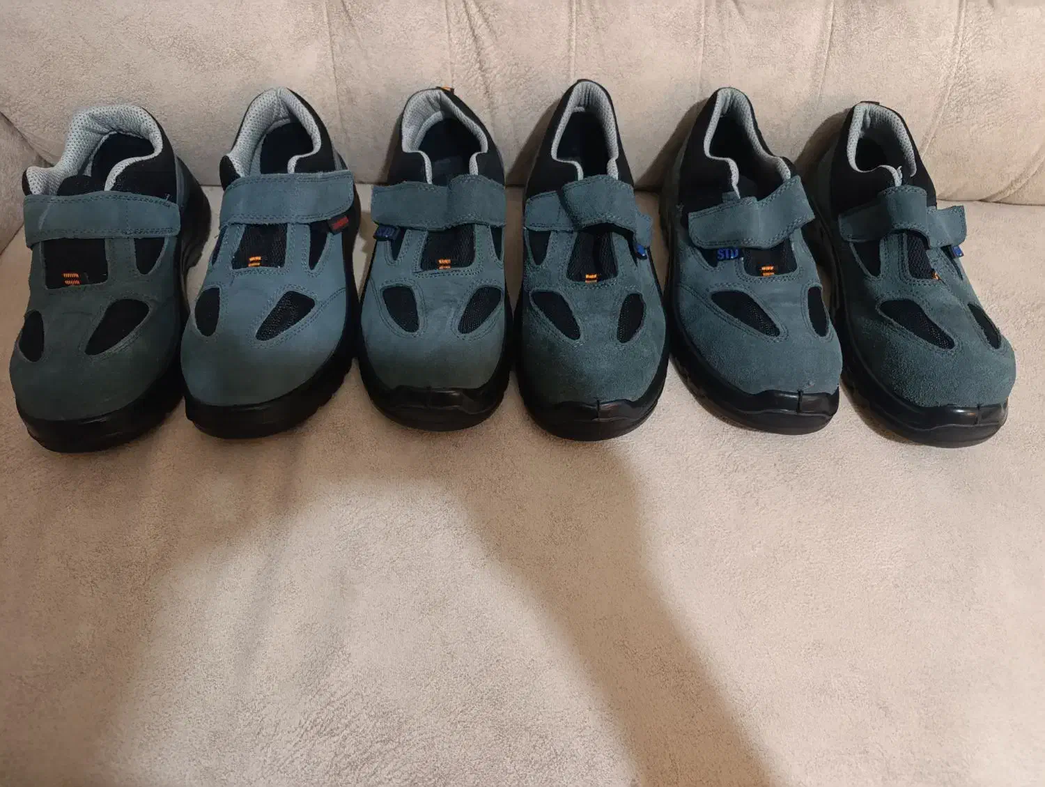 کفش|کیف، کفش، کمربند|سلماس, |دیوار