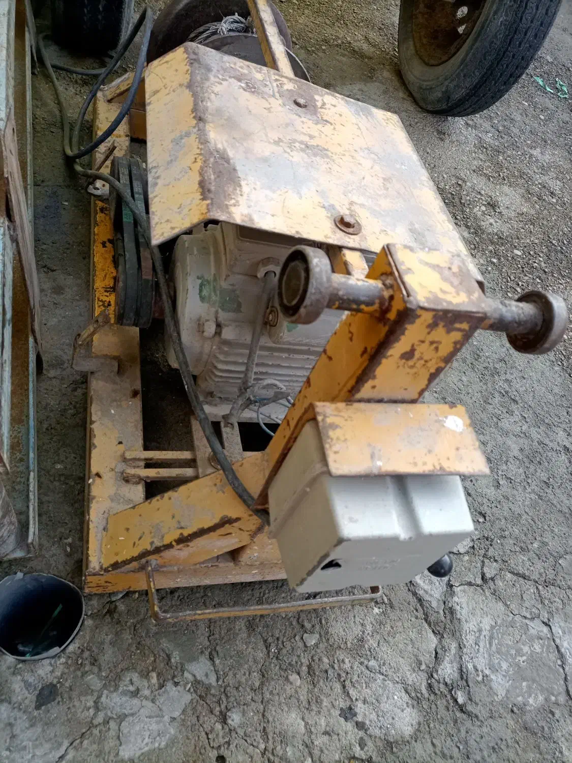 دوعددبالابر و بتونیر|ماشینآلات صنعتی|اردبیل, |دیوار