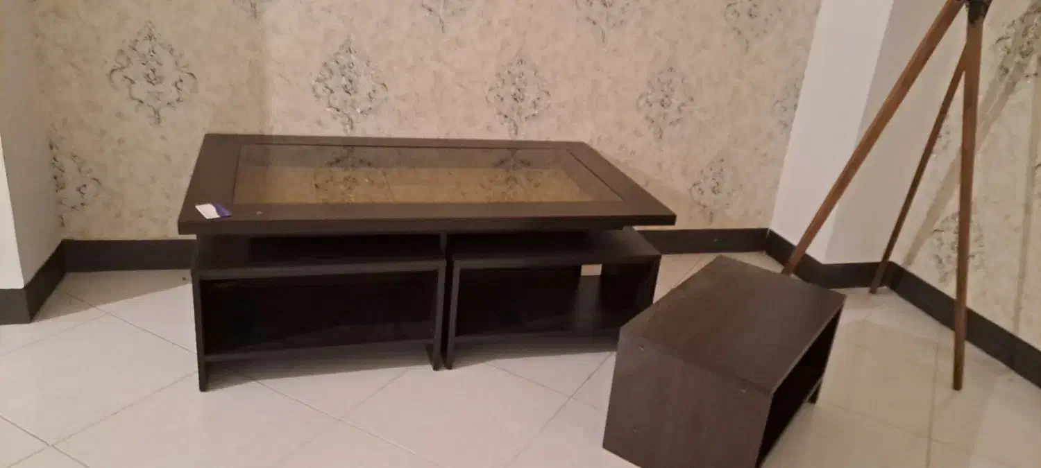 میز|مبلمان خانگی و میز عسلی|پایین هولار, |دیوار