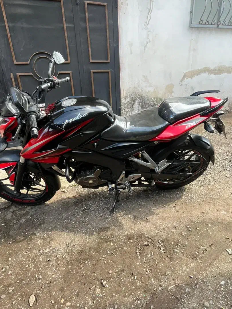 ns200 مدل ۹۳ سری اول|موتورسیکلت|رشت, جانبازان|دیوار