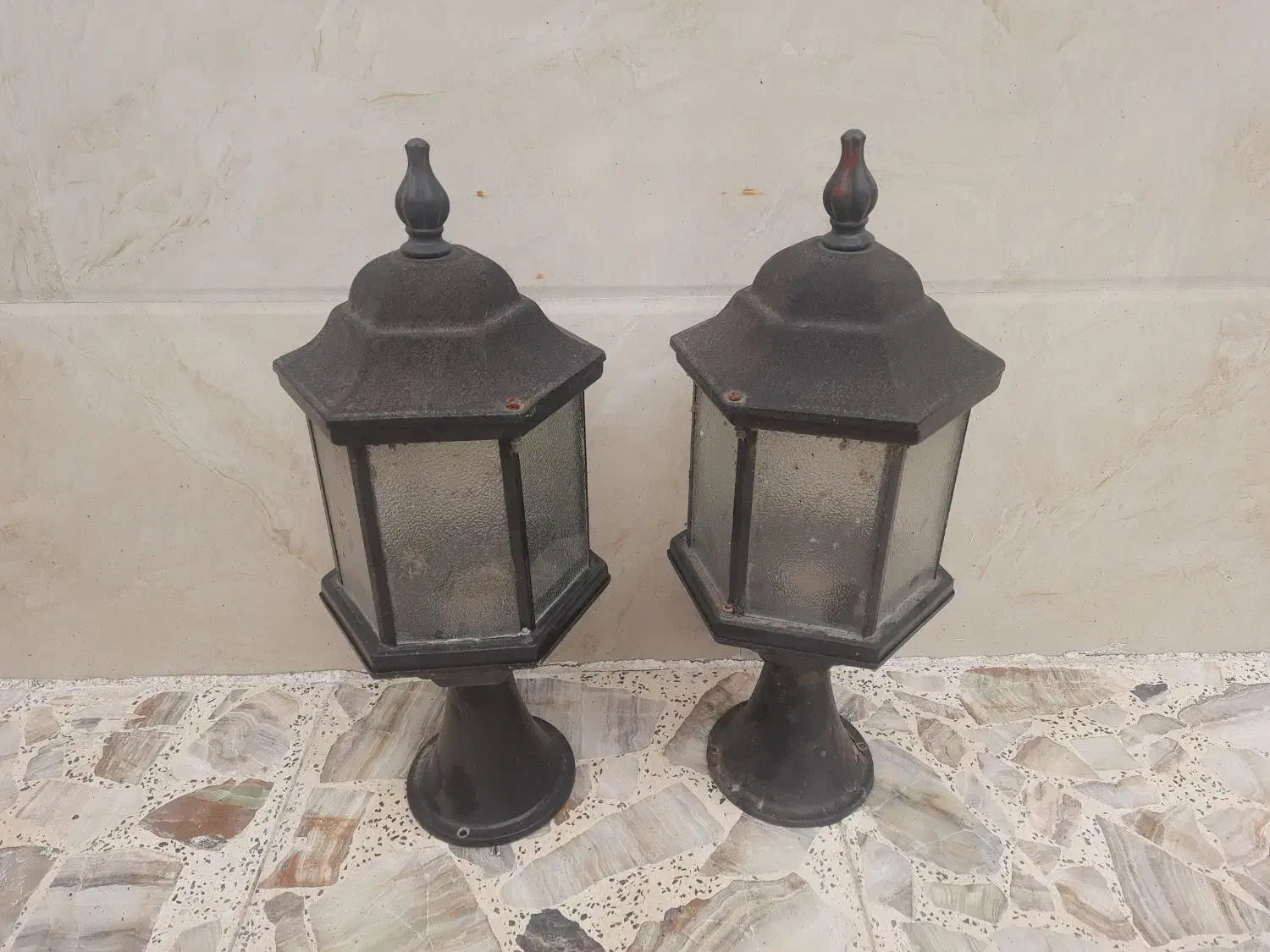 چراغ باغی وپمپ|لامپ و چراغ|صومعه‌سرا, |دیوار