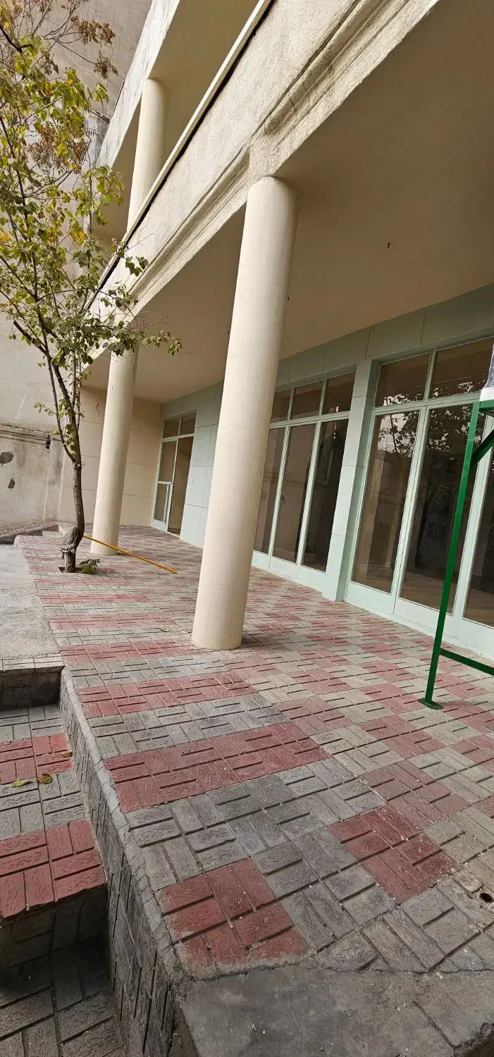 ۵۰۰متر بنا با ۳۰۰متر حیاط دربست پارک هنرمندان