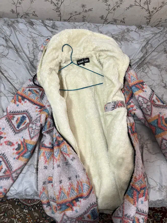 هودی پشمی|لباس|خرمآباد, |دیوار