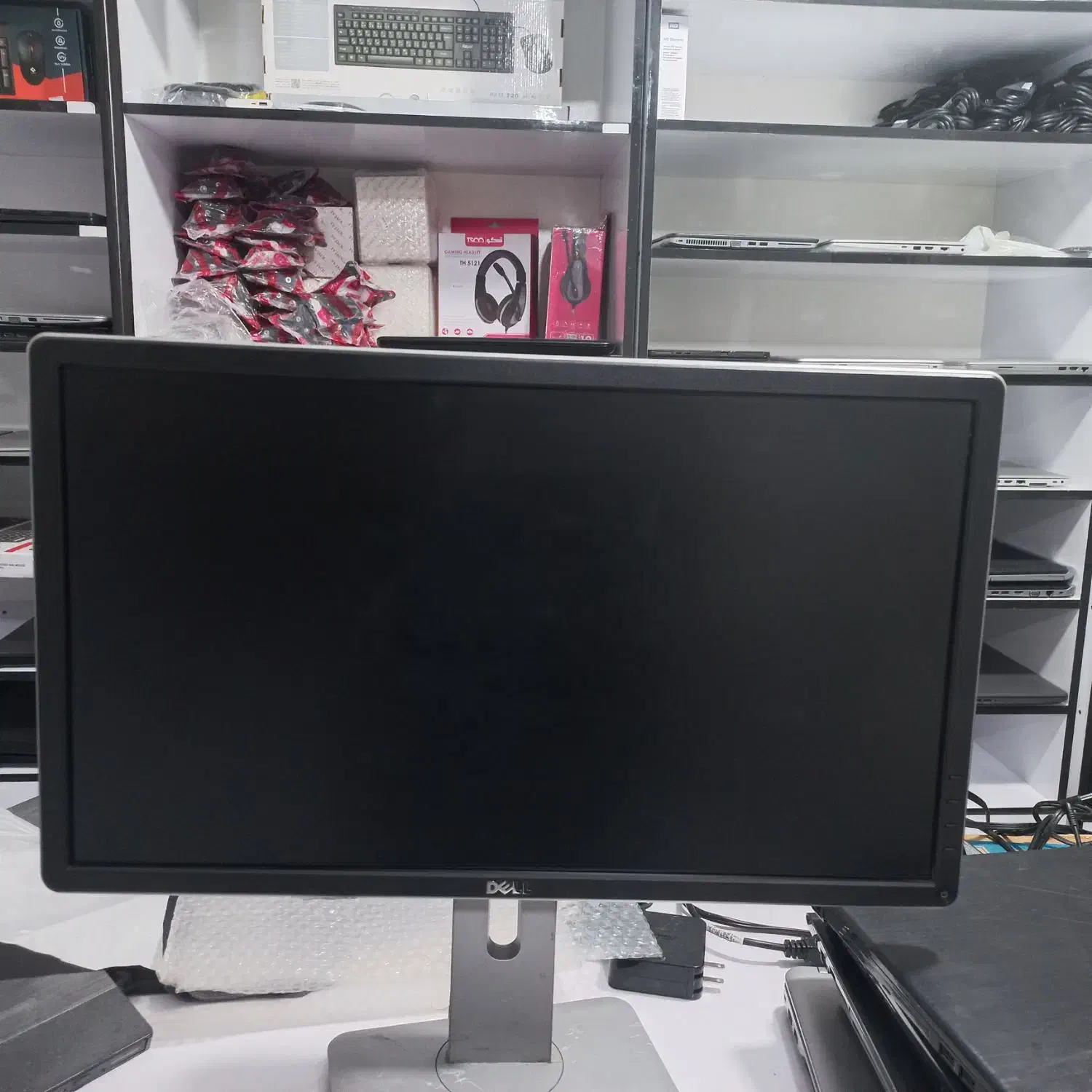 مانیتور ۲۴ اینچ monitor|قطعات و لوازم جانبی رایانه|تهران, بهداشت|دیوار