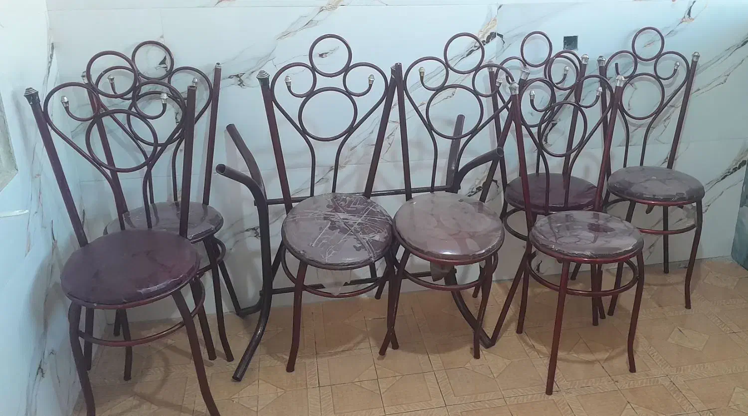 میزناهارخوری ۶ نفره|میز و صندلی غذاخوری|فولادشهر, A3|دیوار