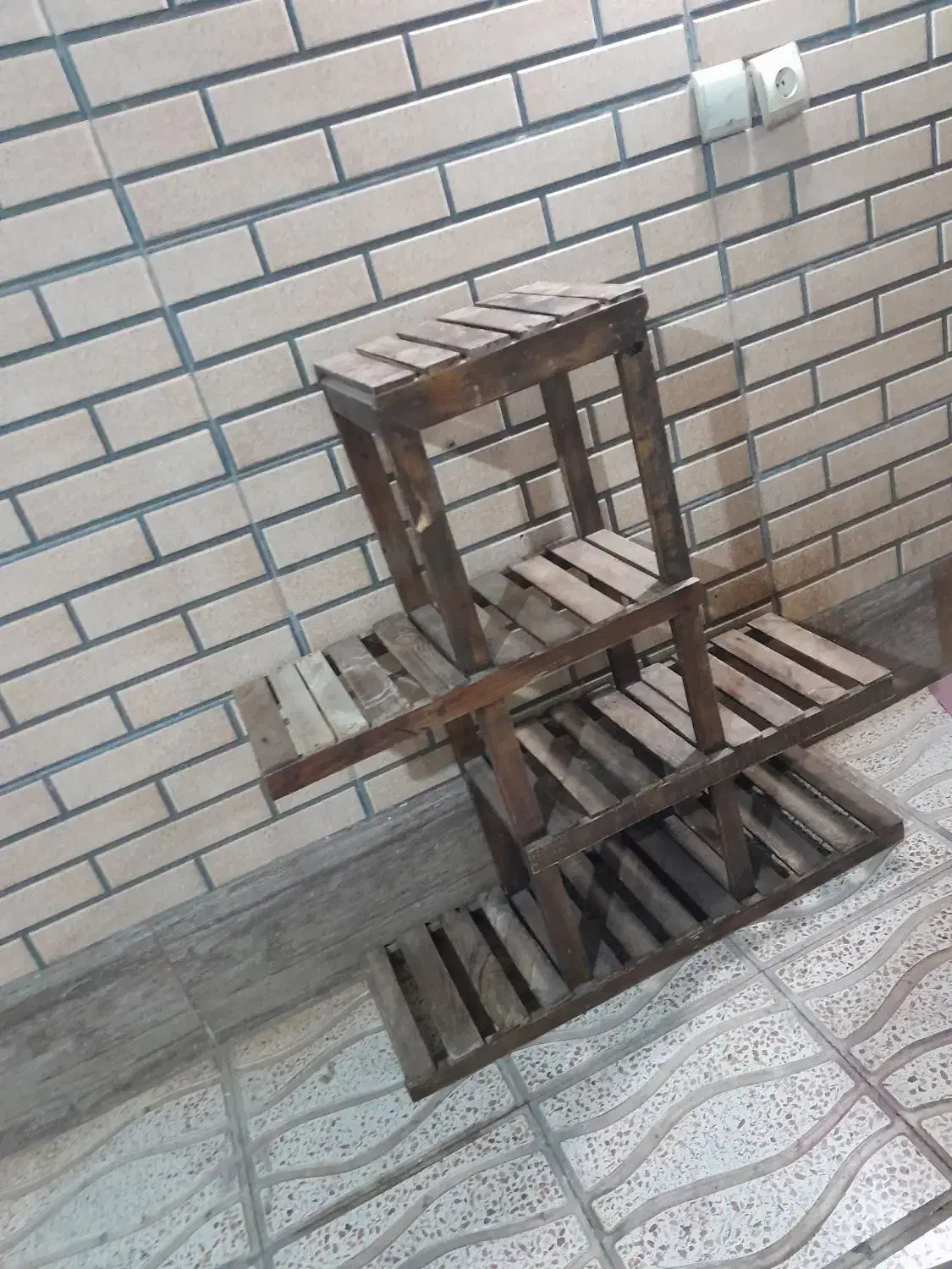 جا گلدون|گل و گیاه طبیعی|شاهین‌شهر, شهرک گلدیس|دیوار