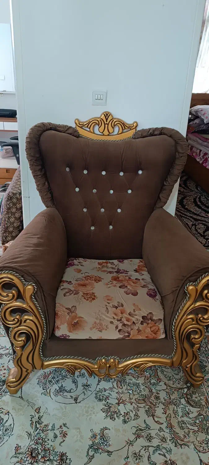 مبل ۷ نفره استیل به همراه میز وسط و عسلی ها|مبلمان خانگی و میز عسلی|تهران, هفده شهریور|دیوار