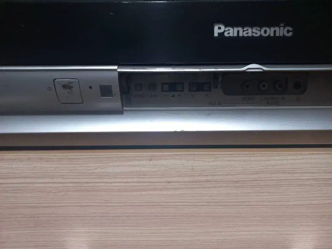 تلوزیون اصل Panasonic|تلویزیون و پروژکتور|تهران, حکیمیه|دیوار
