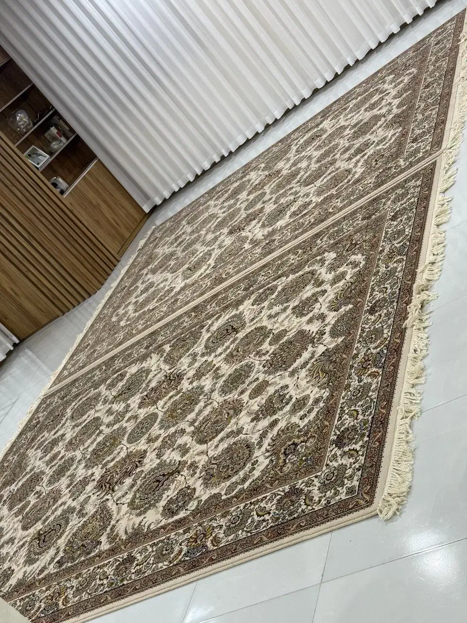 فرش باغ بهشت ۷۰۰ شانه در حد نو آب نخورده رنگ کرم|فرش|زنجان, |دیوار