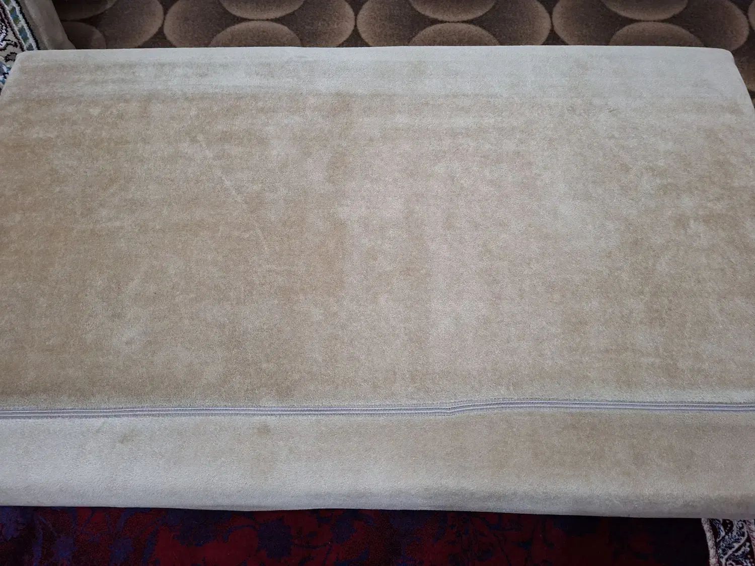 پشتی فرشی در حد نو|فرش|بندرعباس, |دیوار