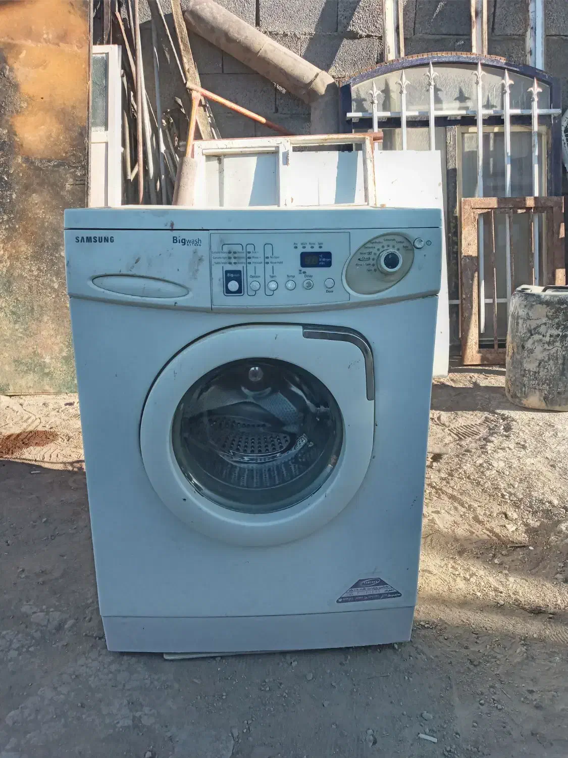 فروش یک عدد لباس شوی|ماشین لباسشویی و خشک‌کن لباس|قروه, |دیوار