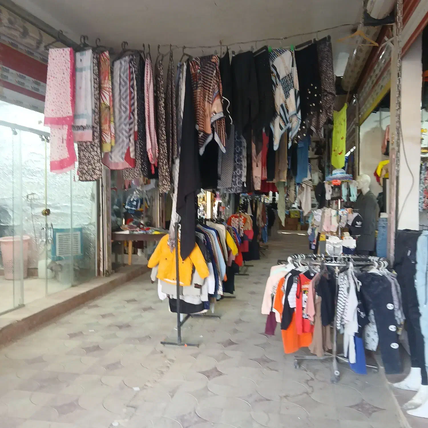 مغازه تجاری در پاساژ فردوس زهک|فروش مغازه و غرفه|زهک, |دیوار