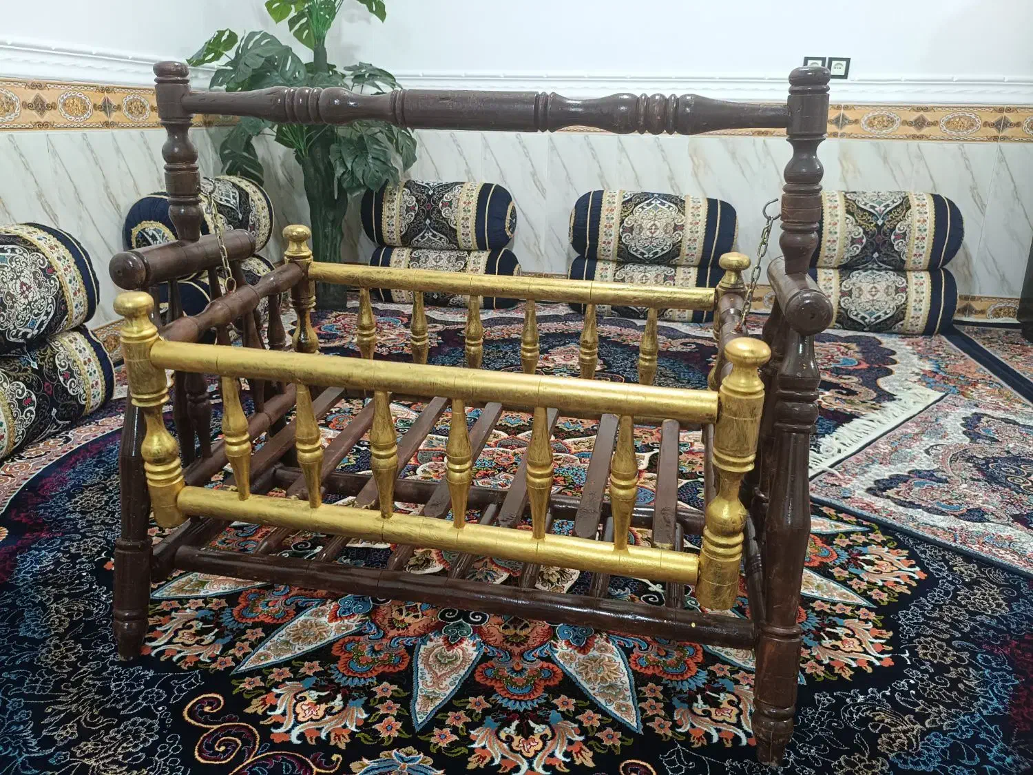 گهواره فروش|تخت و صندلی بچه|یاسوج, |دیوار