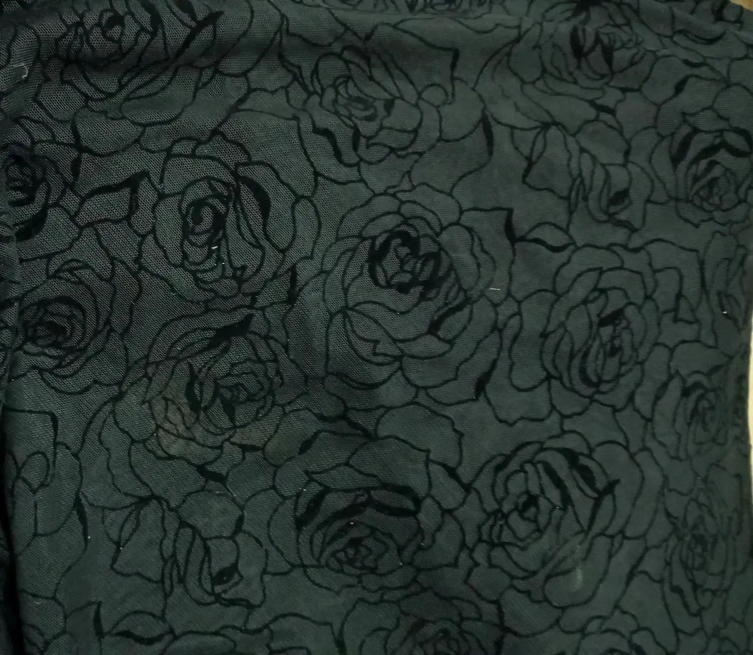 دو قواره چادر دوخته شده|لباس|زاهدان, |دیوار